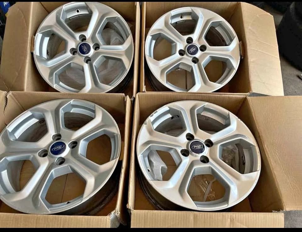 Ford ST original alloy mags size 17 pcs 5l4x100