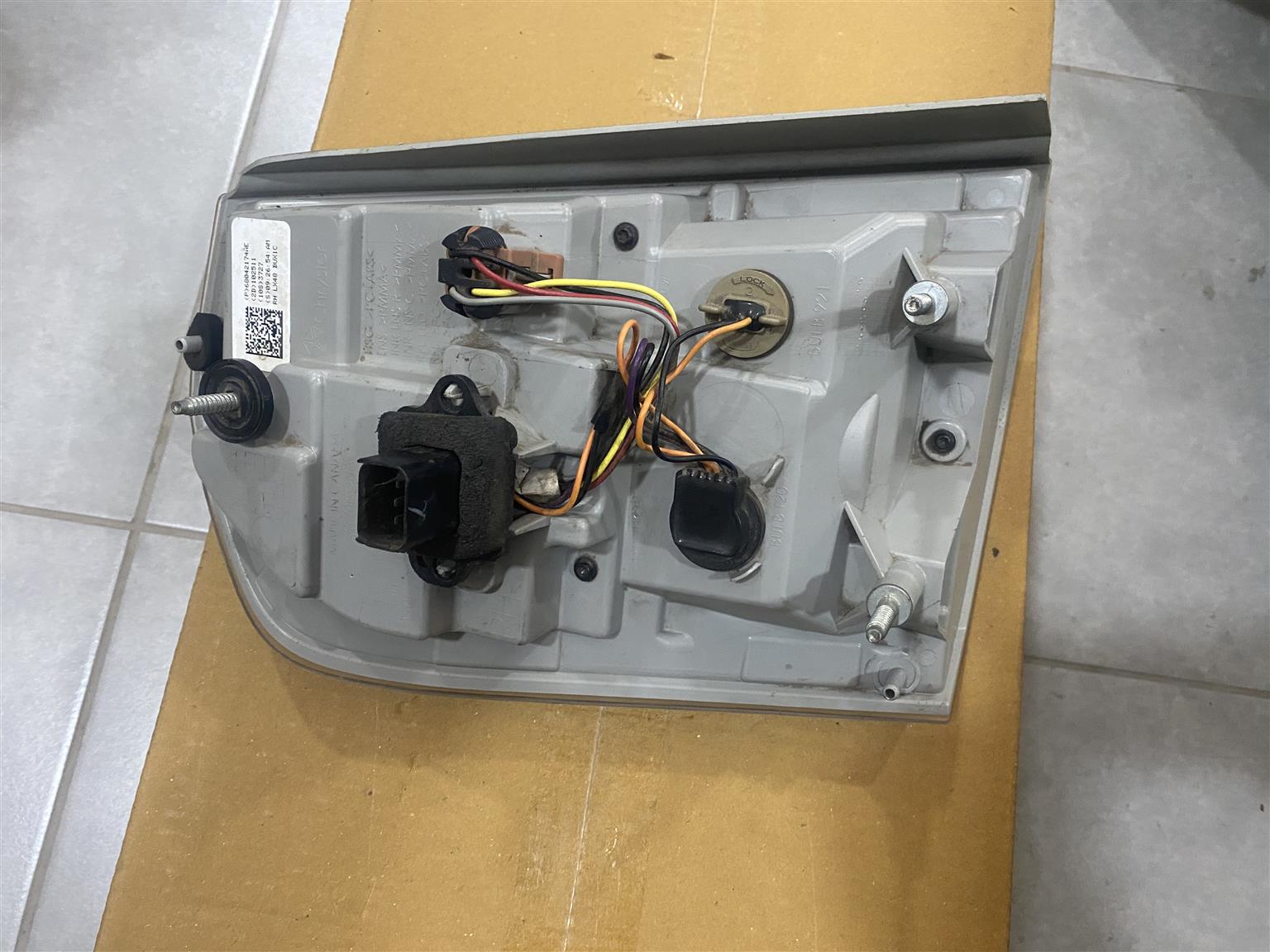 2013 CHRYSLER 300C FULL LED TAIL LIGHT RIGHT SIDE FOR SALE.IN PRISTINE CONDITION - Private Seller 2013 CHRYSLER 300C FULL LED TAIL LIGHT RIGHT SIDE FOR SALE.IN PRISTINE CONDITION - Private Seller