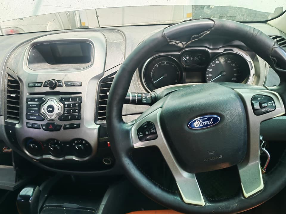 FORD RANGER 3.2 AUTO 4X4 - Private Seller FORD RANGER 3.2 AUTO 4X4 - Private Seller