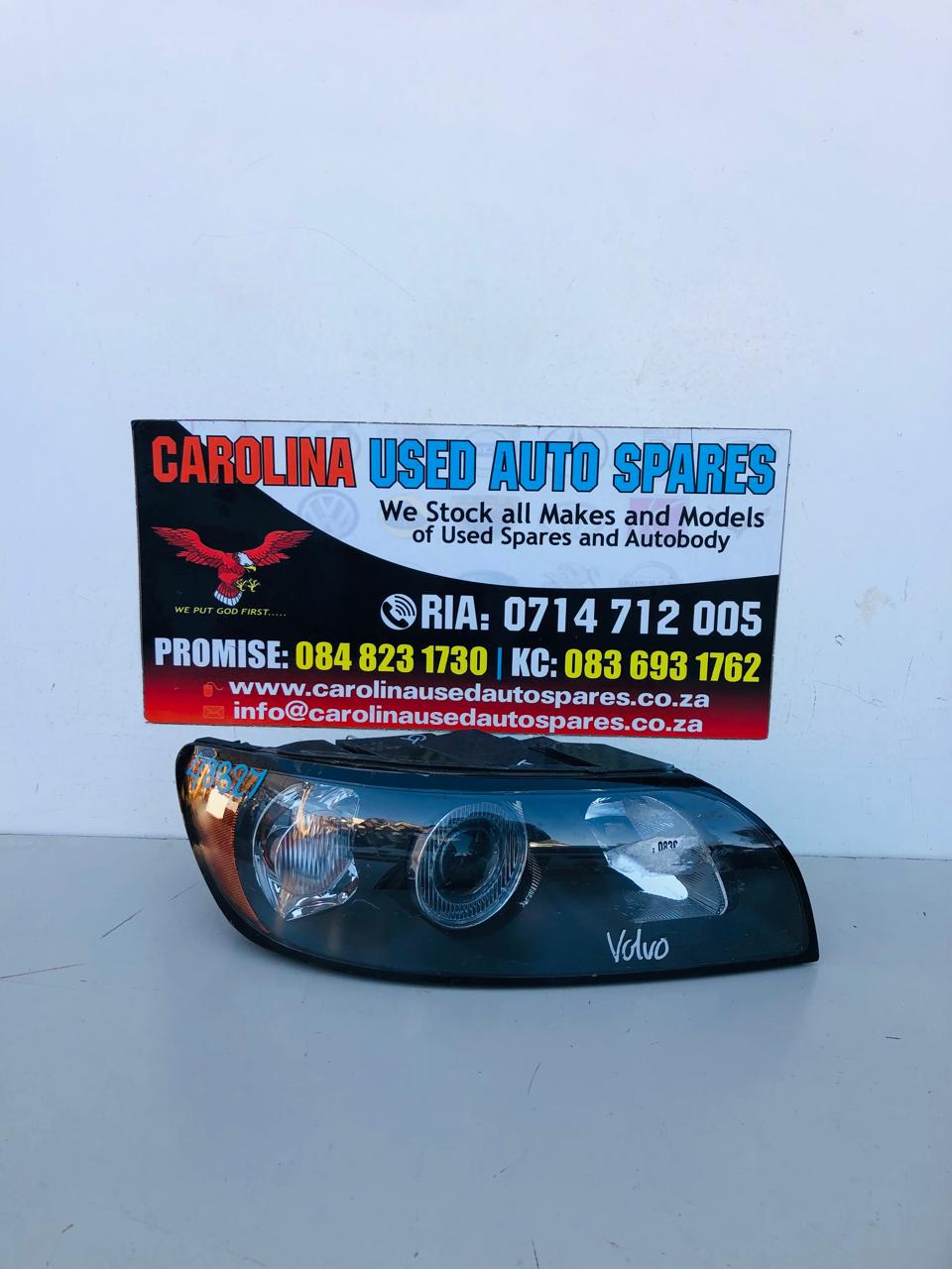 Volvo S40 right side headlight (sedan) - Private Seller Volvo S40 right side headlight (sedan) - Private Seller