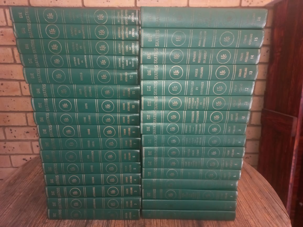 Vintage "Die Skatkis" Afrikaanse Ensiklopedie Stel Vintage "Die Skatkis" Afrikaanse Ensiklopedie Stel