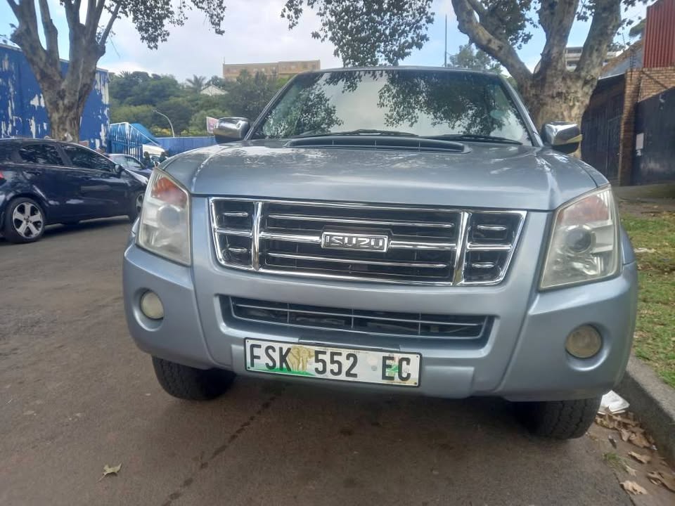 2011 Isuzu KB300 LX D-TEQ Double Cab Diesel, Manual, Blue, . Spare Key.