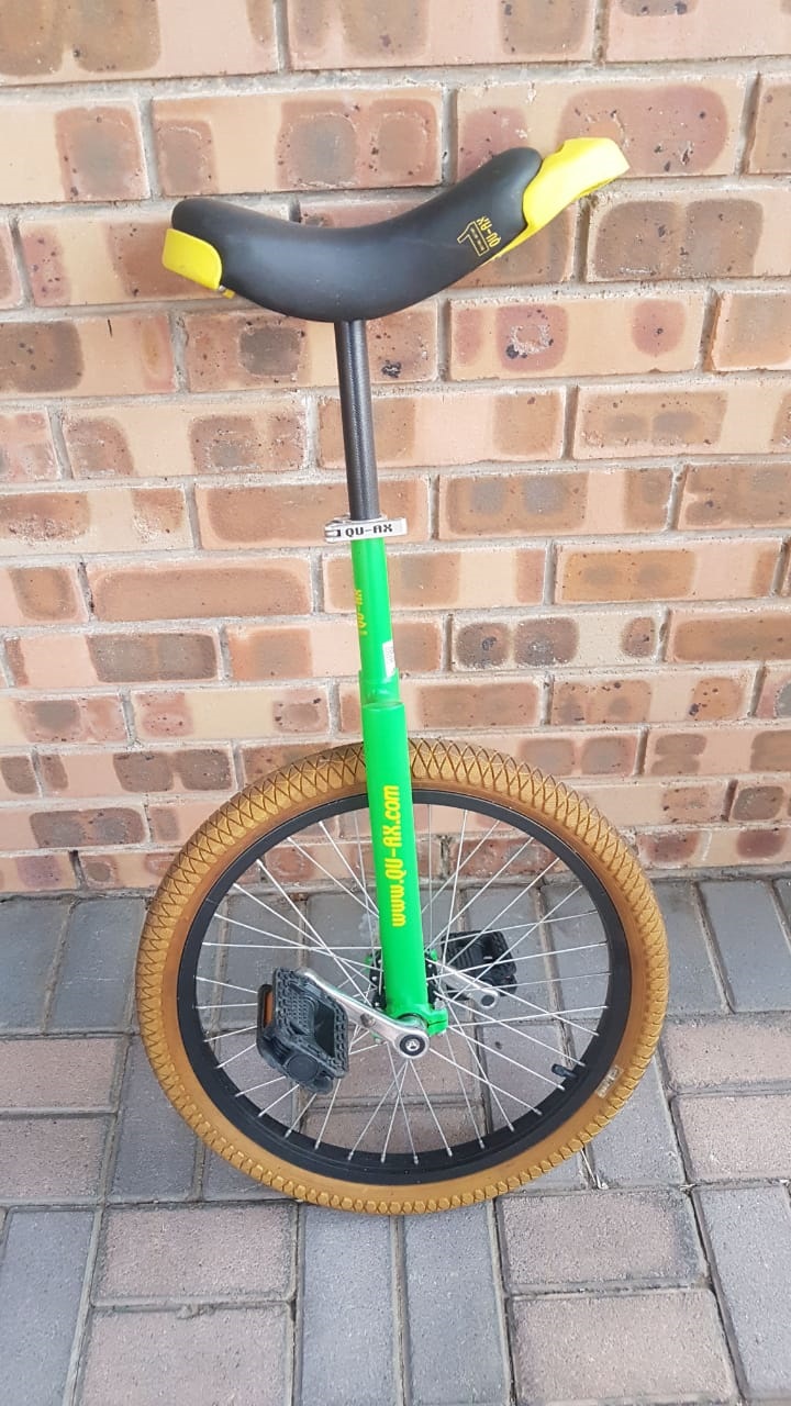Qu-ax unicycle  excellent condition