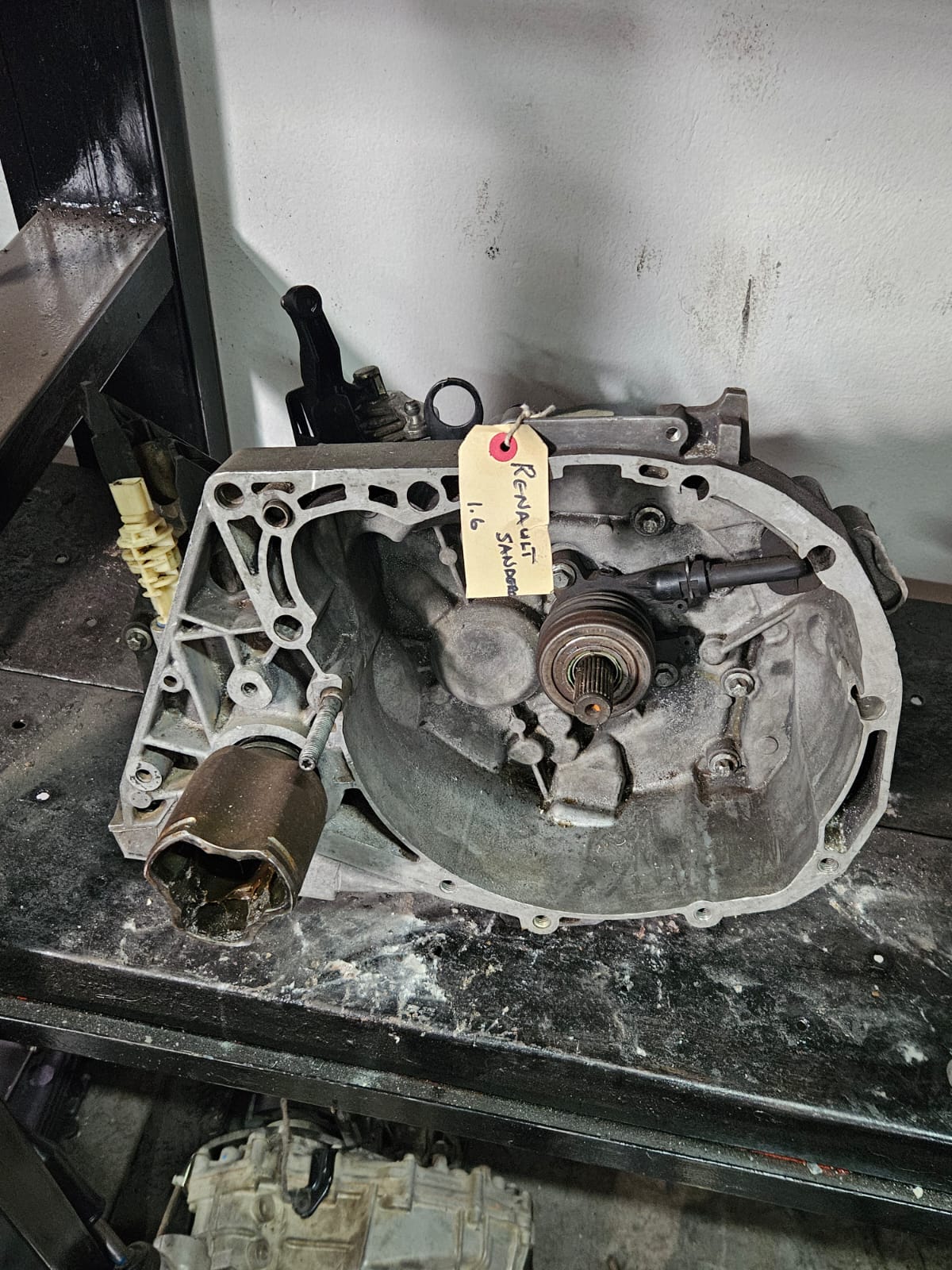 🚗 Renault Sandero 1.6 Gearbox for Sale! 🚗 - Private Seller