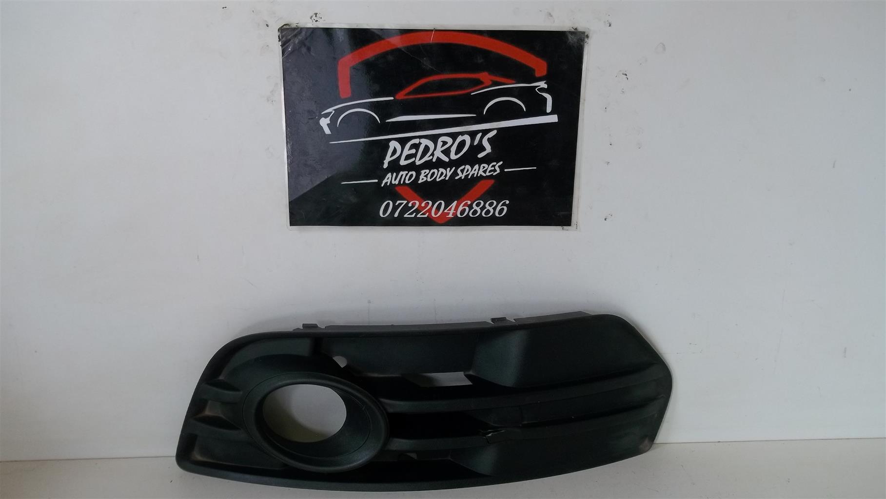 Audi Q5 front bumper lower fog light grille - Private Seller Audi Q5 front bumper lower fog light grille - Private Seller