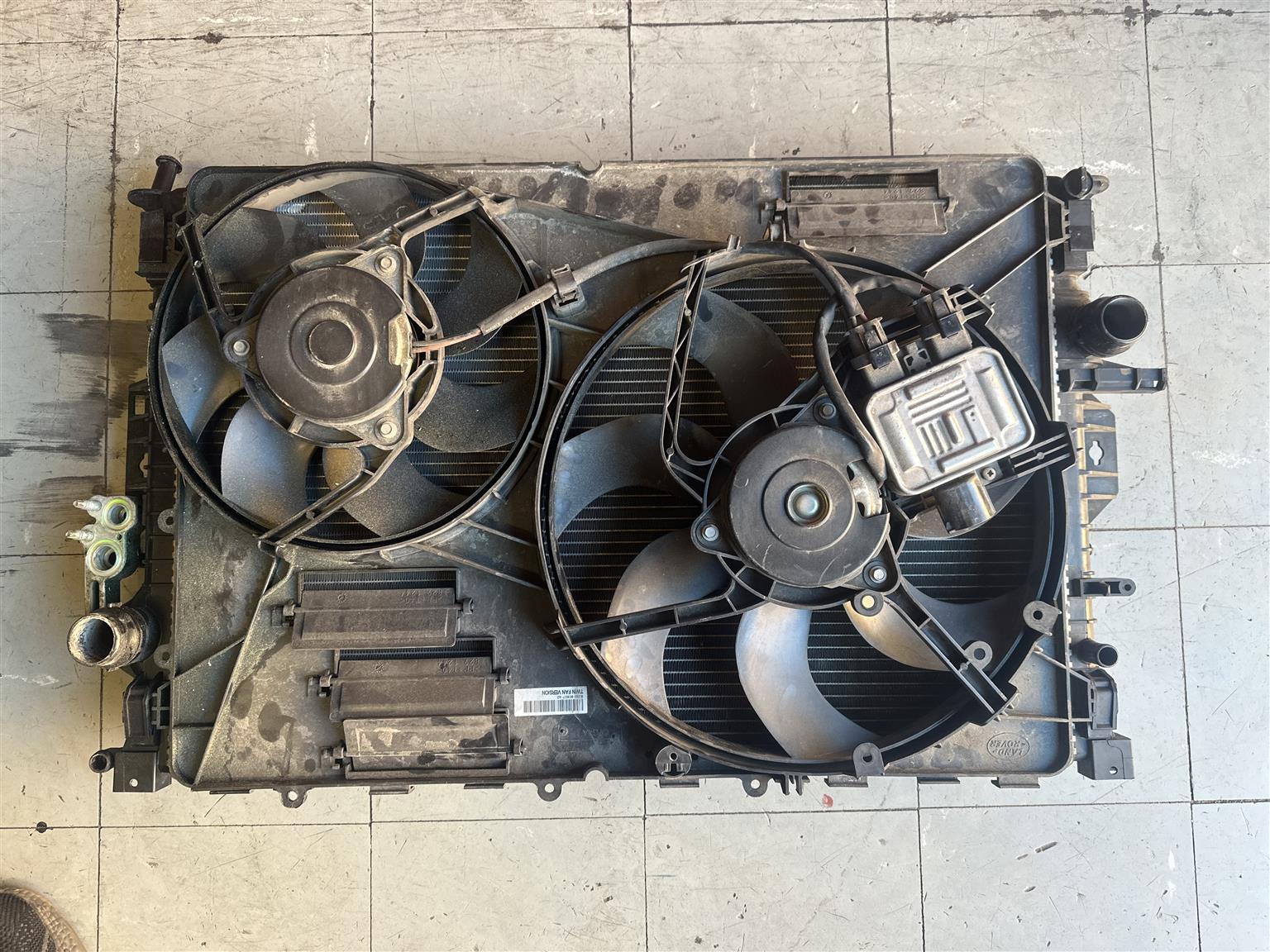 2013-2015 Range Rover Evoque Radiator Set 2013-2015 Range Rover Evoque Radiator Set