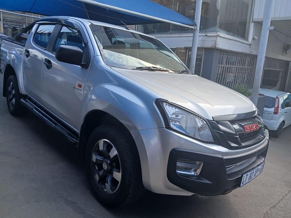 2017 ISUZU KB250 X-RIDER DOUBLE CAB 4X2 (DIESEL) MANUAL