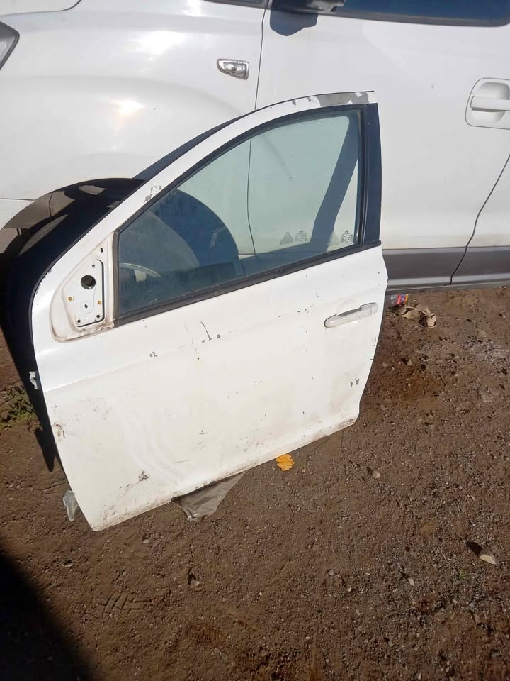 Hyundai I20 FRONT PASSANGER DOOR COMPLETE IN EXCELLENT CONDITION