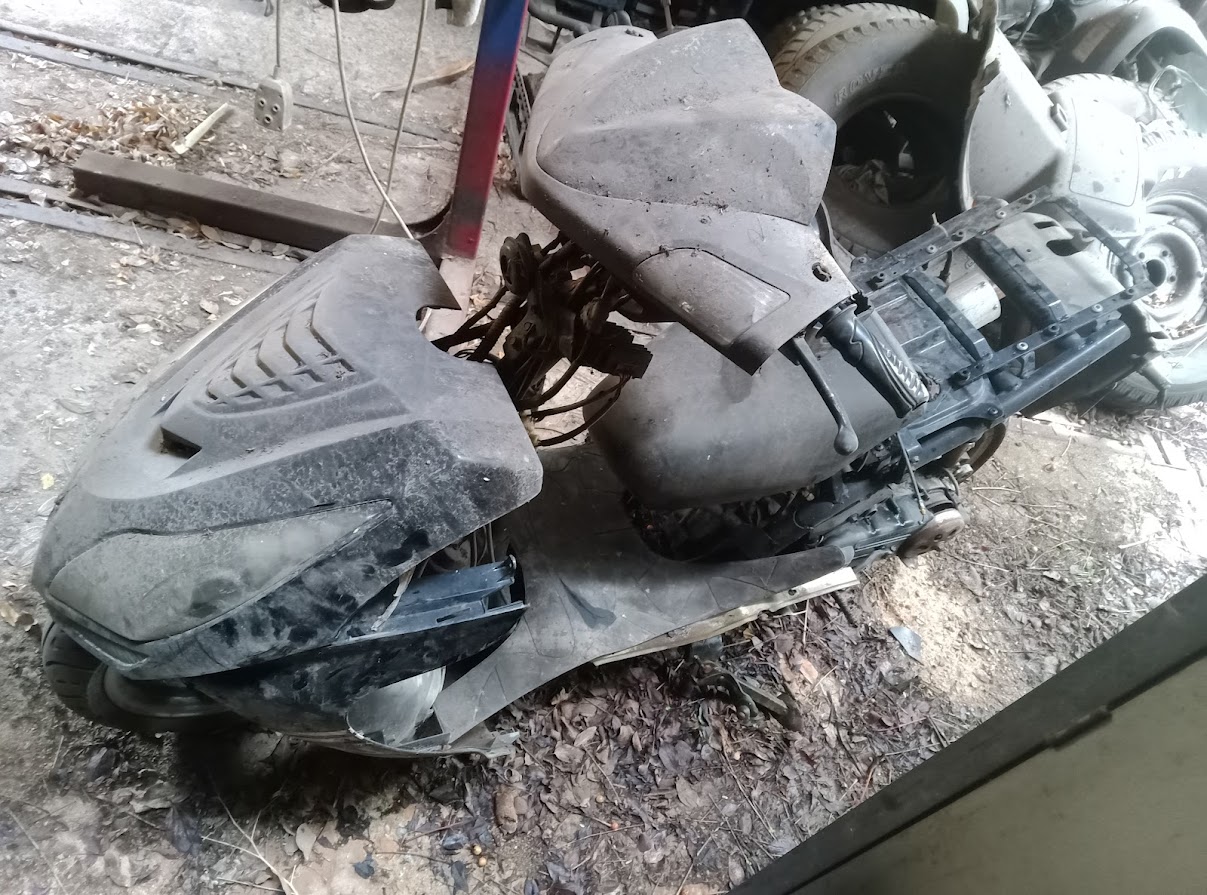 Accident Damaged 150cc ZAP Scooter