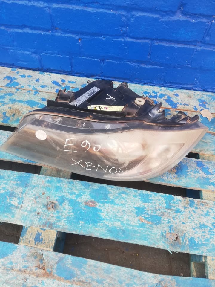 BMW E90 Xenon left side headlight for sale - Private Seller BMW E90 Xenon left side headlight for sale - Private Seller