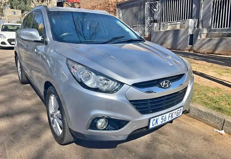 2013 HYUNDAI IX35 2.0 AUTOMATIC TRANSMISSION WITH LEATHER SEATS IN EXCELLENT CONDITION