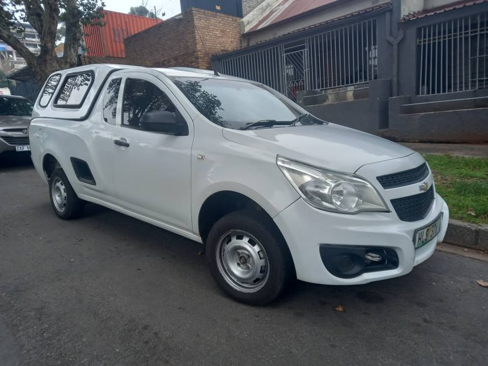 2015 Chevrolet Utility bakkie White, 1.4 Petrol, Manual, Canopy 155000kms,
