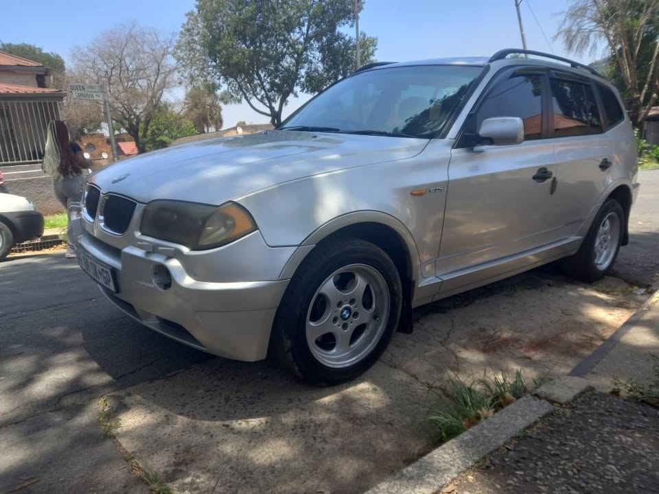 BMW 3X 2.0d Diesel, Model 2005, Manual, Silver Color, Mileage 178000kms