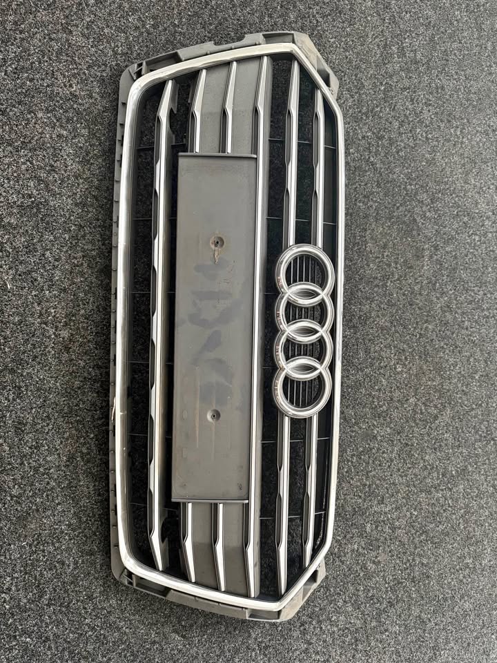 Audi A4-A5 S-line Grill 2016-2018 - Private Seller Audi A4-A5 S-line Grill 2016-2018 - Private Seller