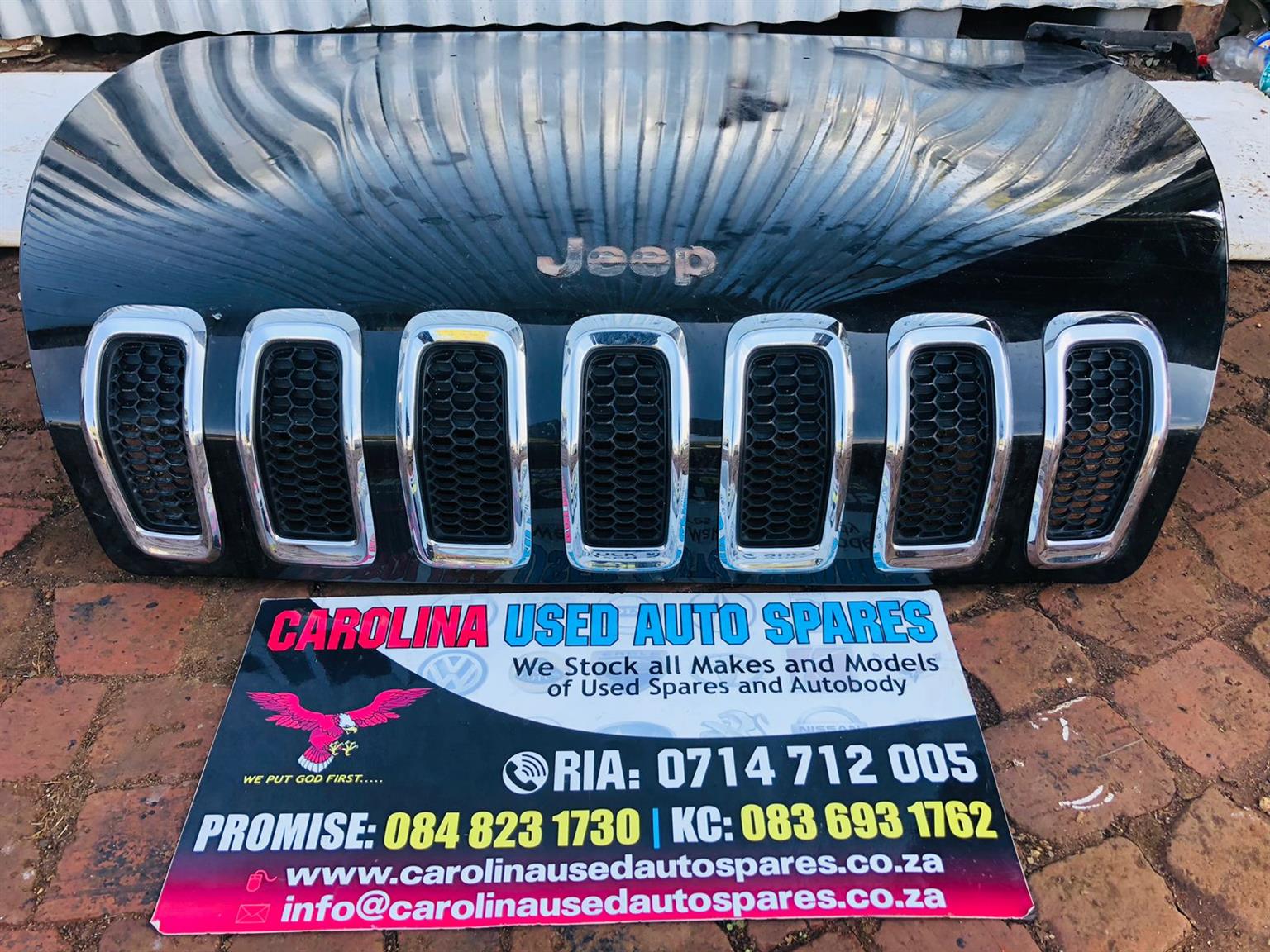 Jeep Grand Cherokee Bonnet (Grills are sold) - Private Seller Jeep Grand Cherokee Bonnet (Grills are sold) - Private Seller