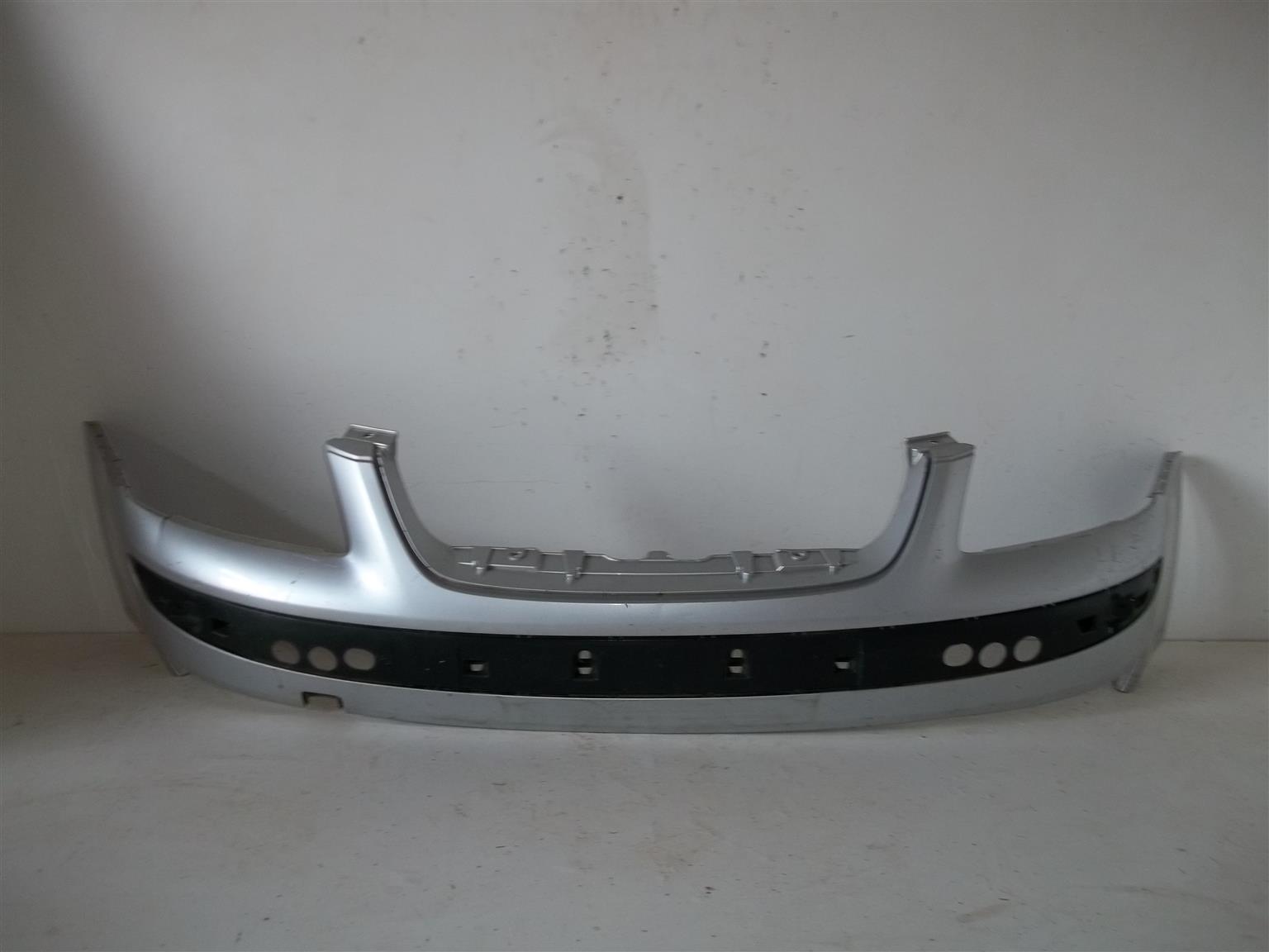 VW Touran '03-'06 front bumper - Private Seller VW Touran '03-'06 front bumper - Private Seller