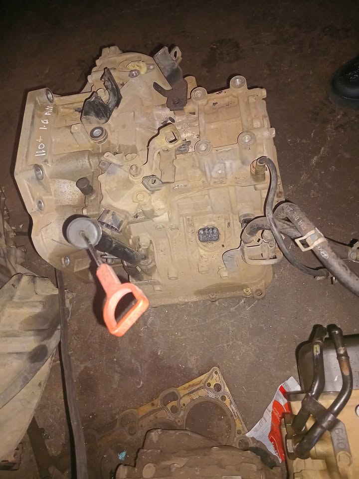 Hyundai i10 grand automatic gear box new shape - Private Seller Hyundai i10 grand automatic gear box new shape - Private Seller