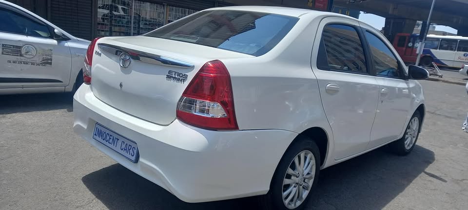 2019 TOYOTA ETIOS SEDAN 1.5 SPRINT MANUAL TRANSMISSION, MILEAGE WHITE COLOR, PRICE