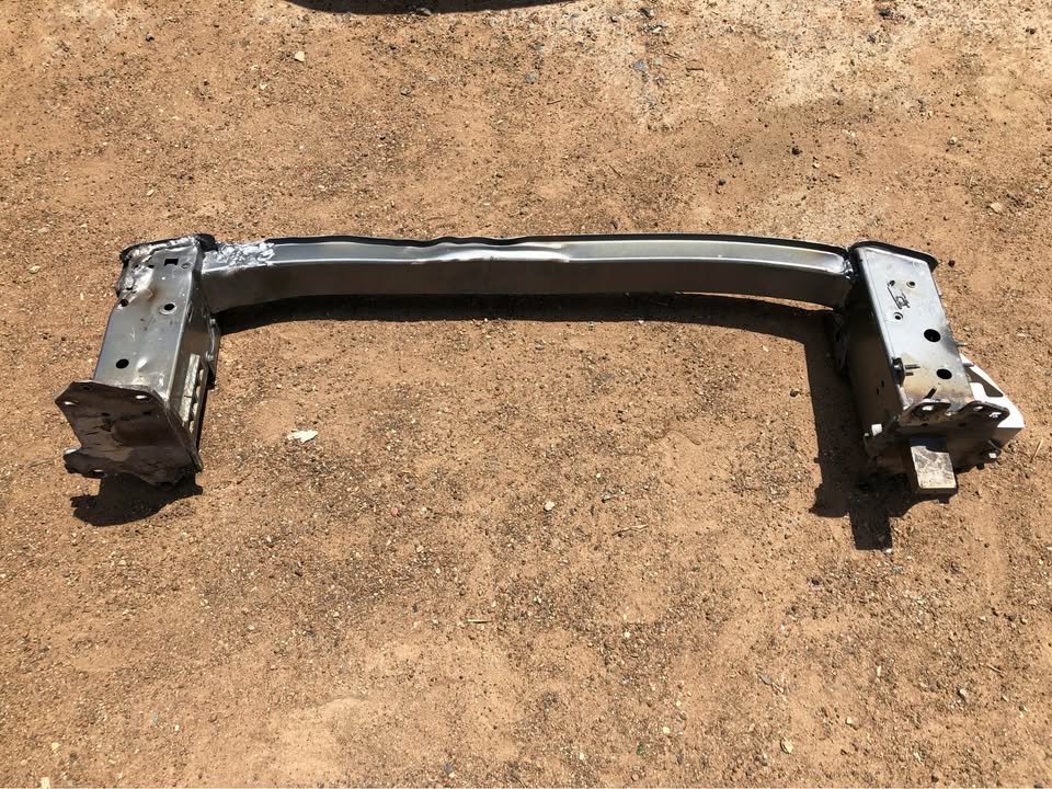 Volvo XC40 front bumper stiffener - Private Seller