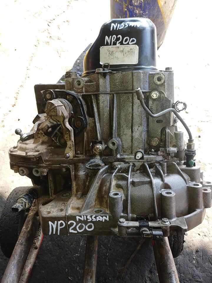 NISSAN NP200 8 VALVE GEARBOX FOR SALE - Private Seller