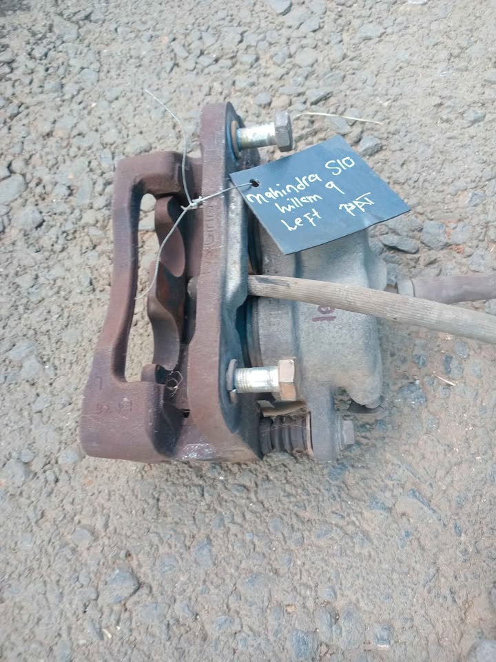 2017 Mahindra S10 SUV front brake calipers for sale WhatsApp or cell - Private Seller