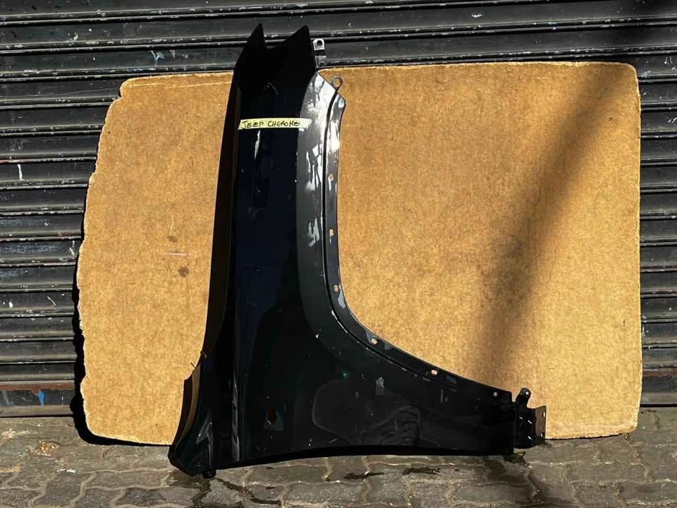 JEEP CHEROKEE RIGHT SIDE FENDER BLACK FOR SALE NOW - Private Seller JEEP CHEROKEE RIGHT SIDE FENDER BLACK FOR SALE NOW - Private Seller