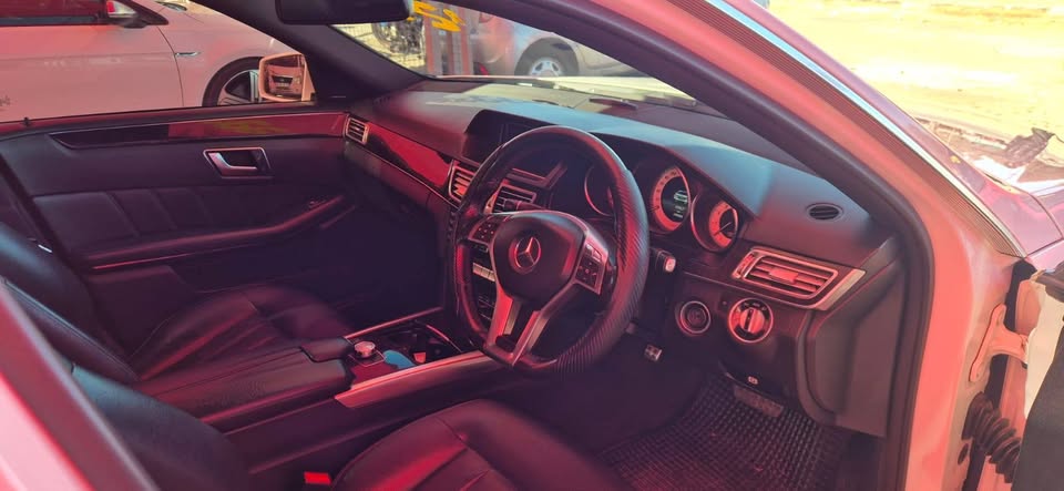 MERCEDUS BENZ E250 AMG 2014