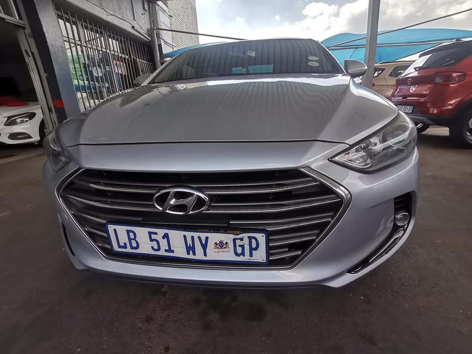 2017 HYUNDAI ELENTRA GLS 1.6 SEDAN MANUAL PETROL