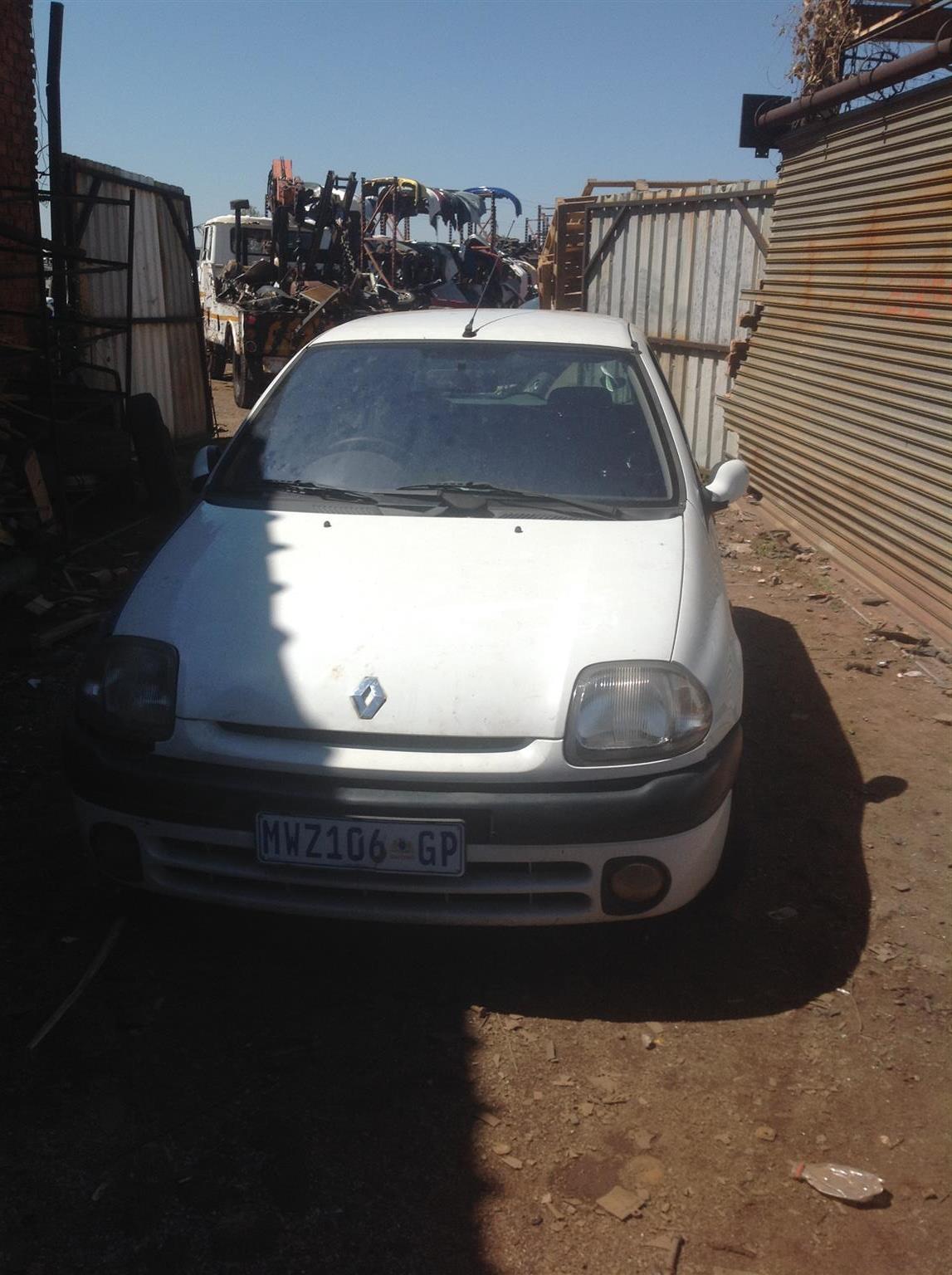 Stripping Renault Clio 2001 for Spares - Private Seller Stripping Renault Clio 2001 for Spares - Private Seller
