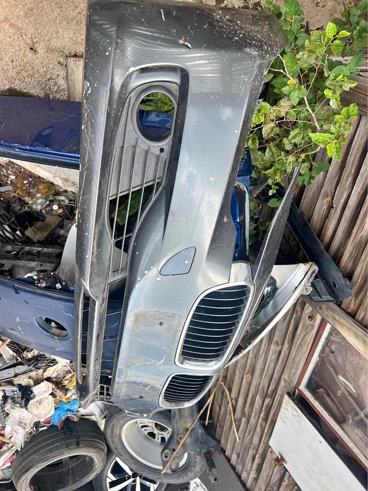 BMW F30 front bumper - Private Seller BMW F30 front bumper - Private Seller