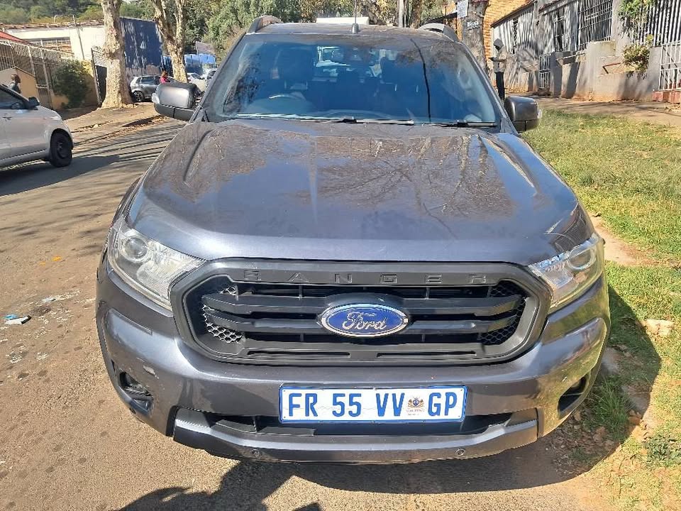 Ford Ranger Double Cab Diesel Automatic 3.2 wild Truk 2017