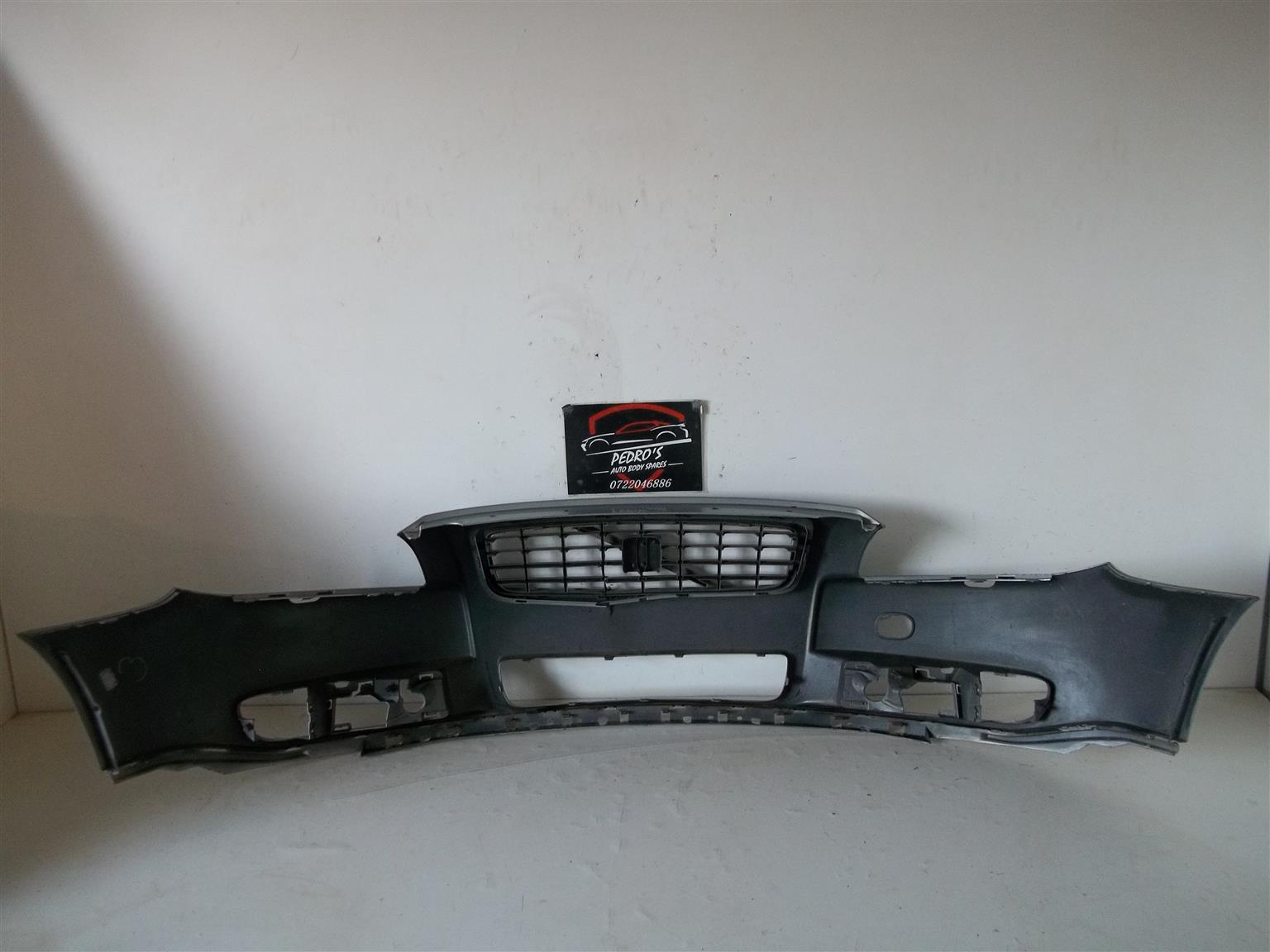 Volvo S80 '08 front bumper with grille - Private Seller