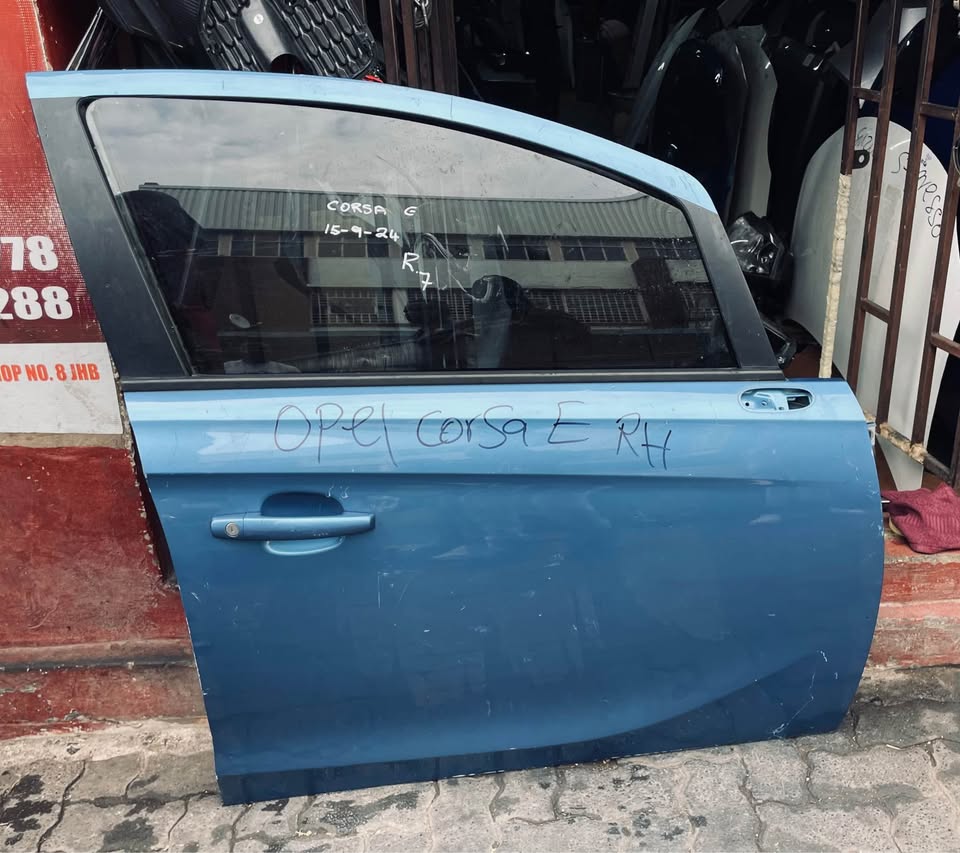 Opel CORSA E right door - Private Seller Opel CORSA E right door - Private Seller