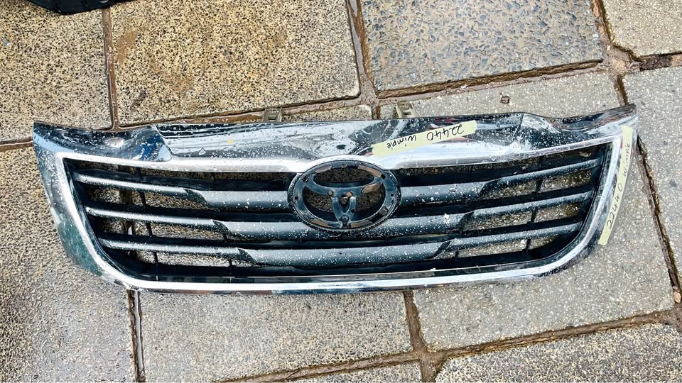 Toyota Hilux D4D grill - Private Seller Toyota Hilux D4D grill - Private Seller