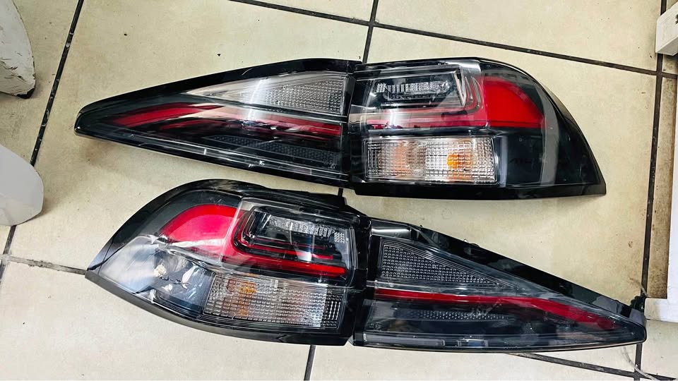 ISUZU MUX TAILLIGHTS 2022 - Private Seller