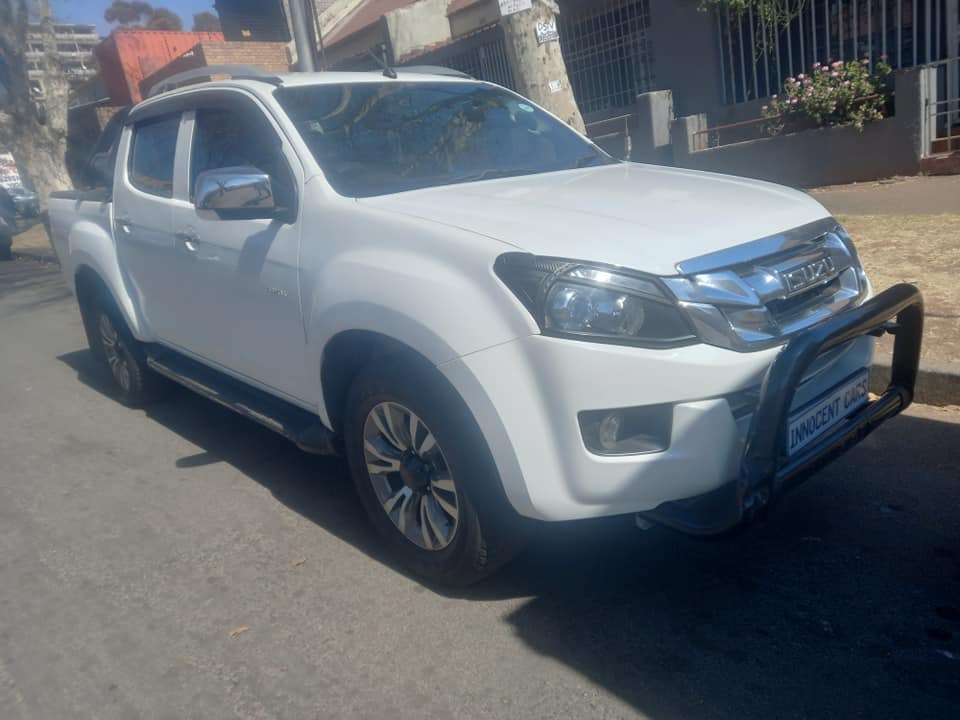 2014 ISUZU DTEQ KB300 DIESEL ENGINE, D/C, MANUAL 4X4, MILEAGE 137000KMS, WHITE COLOR,