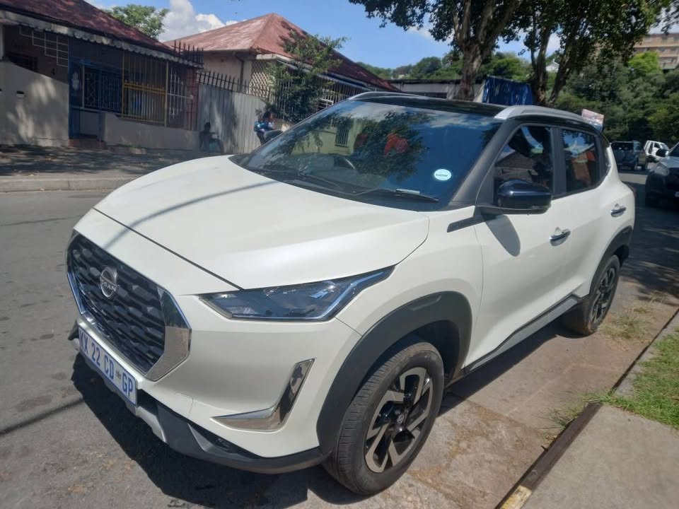 2022 Nissan Magnite 1.0T Petrol,  Manual, White Color, Mileage  Service book,