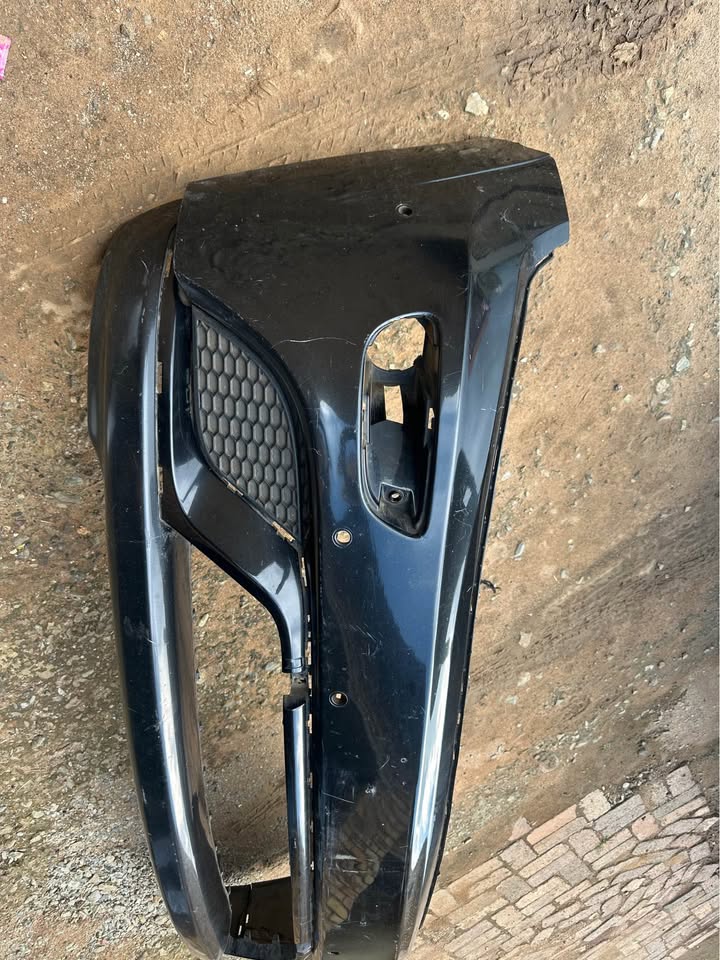 Jeep Grand Cherokee (WK2 generation 2011-2016) front bumper and spoiler - Private Seller Jeep Grand Cherokee (WK2 generation 2011-2016) front bumper and spoiler - Private Seller