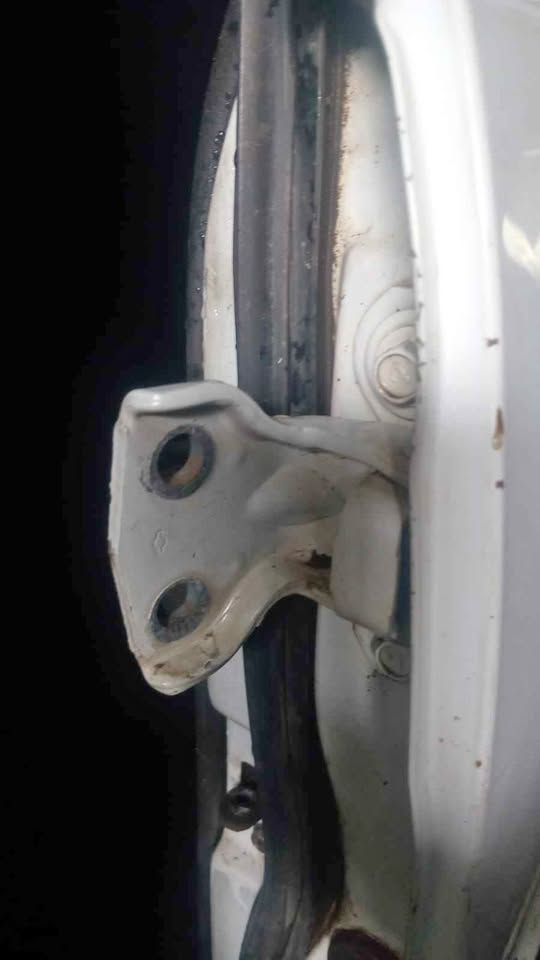 Nissan Maxima 3.0 V6 2000 Upper Door Hinge - Private Seller Nissan Maxima 3.0 V6 2000 Upper Door Hinge - Private Seller