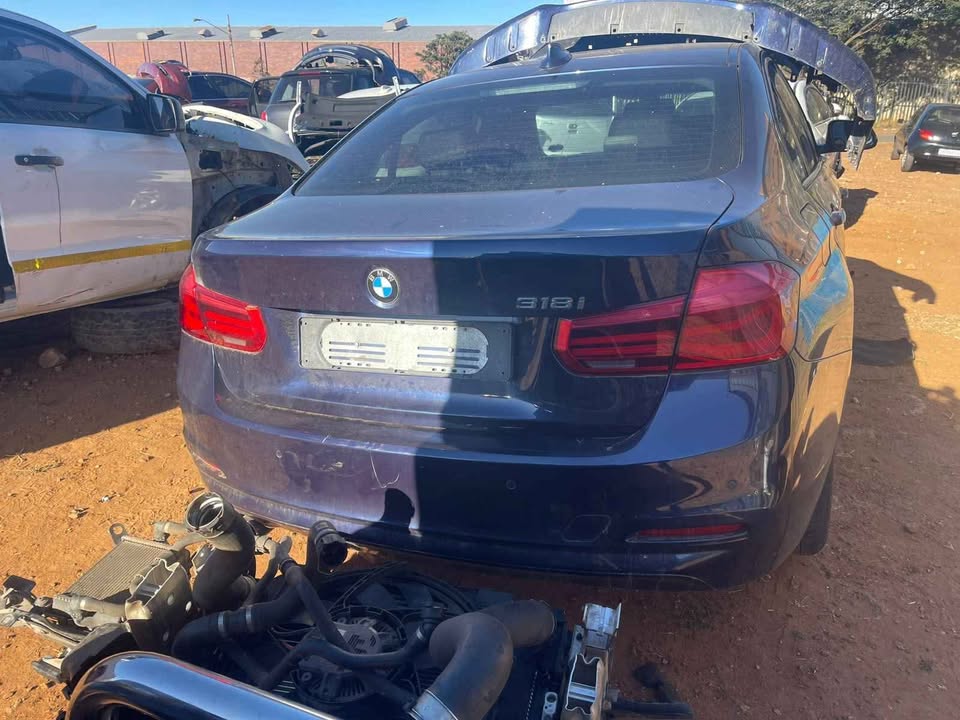 BMW 318i for spares parts - Private Seller BMW 318i for spares parts - Private Seller