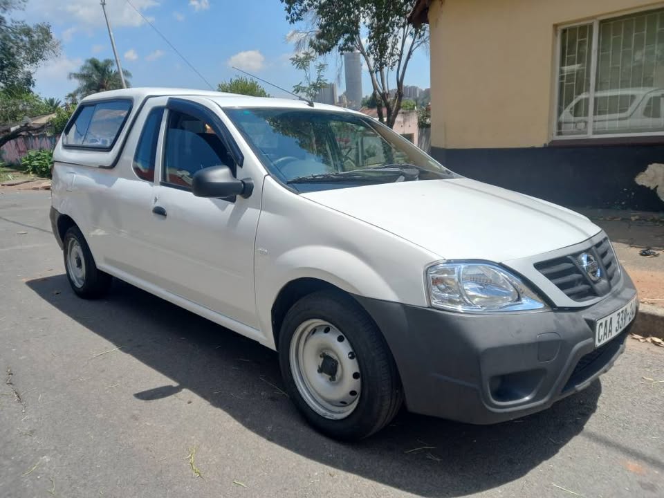 2021 NISSAN NP200 BAKKIE WITH CANOPY WHITE COLOR 1.6 PETROL, 75000KMS, SPARE KEY
