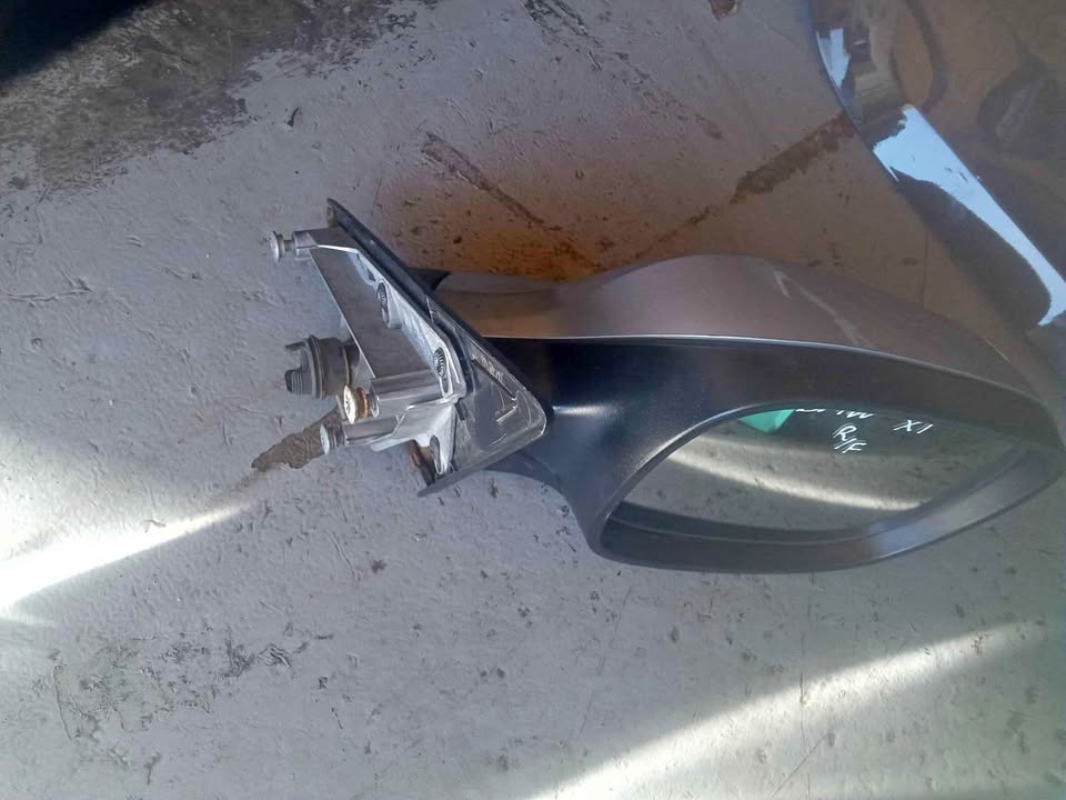 BMW xi right side mirror