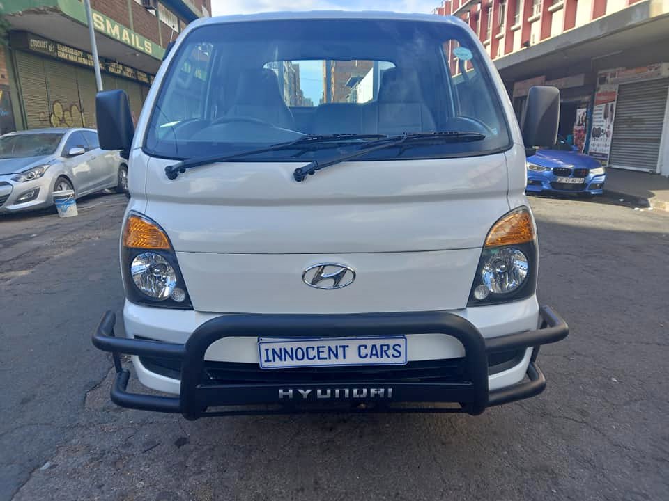 2014 HYUNDAI H100 2.6 DIESEL, MANUAL, WHITE COLOUR, MILEAGE 72000KM. Spare key 2014 HYUNDAI H100 2.6 DIESEL, MANUAL, WHITE COLOUR, MILEAGE 72000KM. Spare key