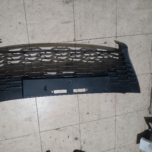 Toyota yaris grill - Private Seller