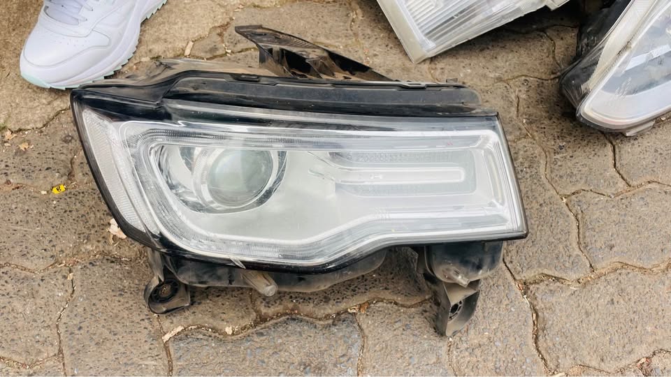 Jeep Grand Cherokee LED headlight - Private Seller