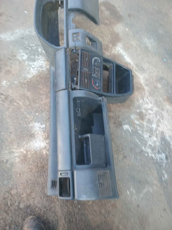 Fiat uno dashboard still in good condition for sale WhatsApp or cell - Private Seller