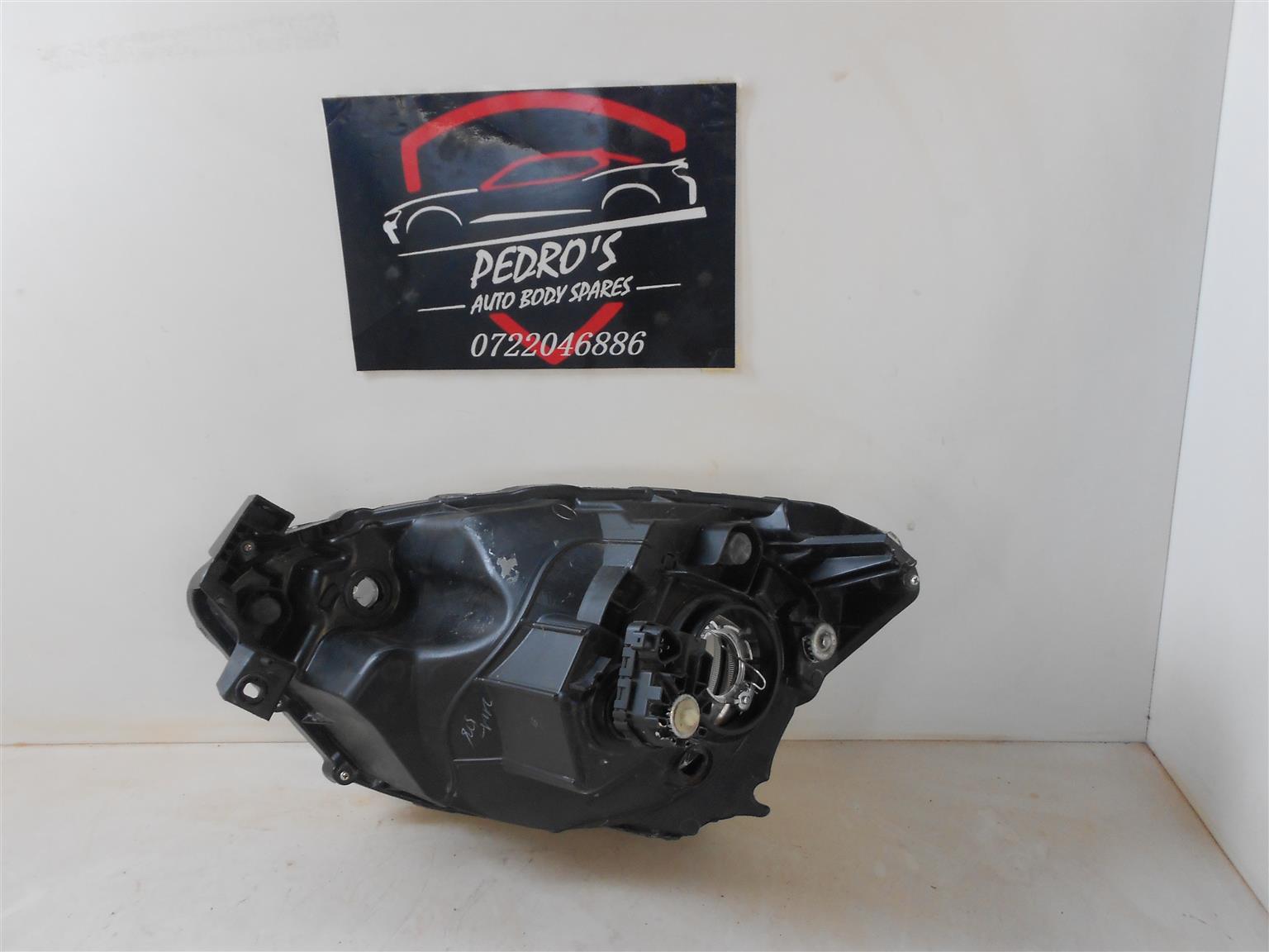 Nissan Micra Right Headlight