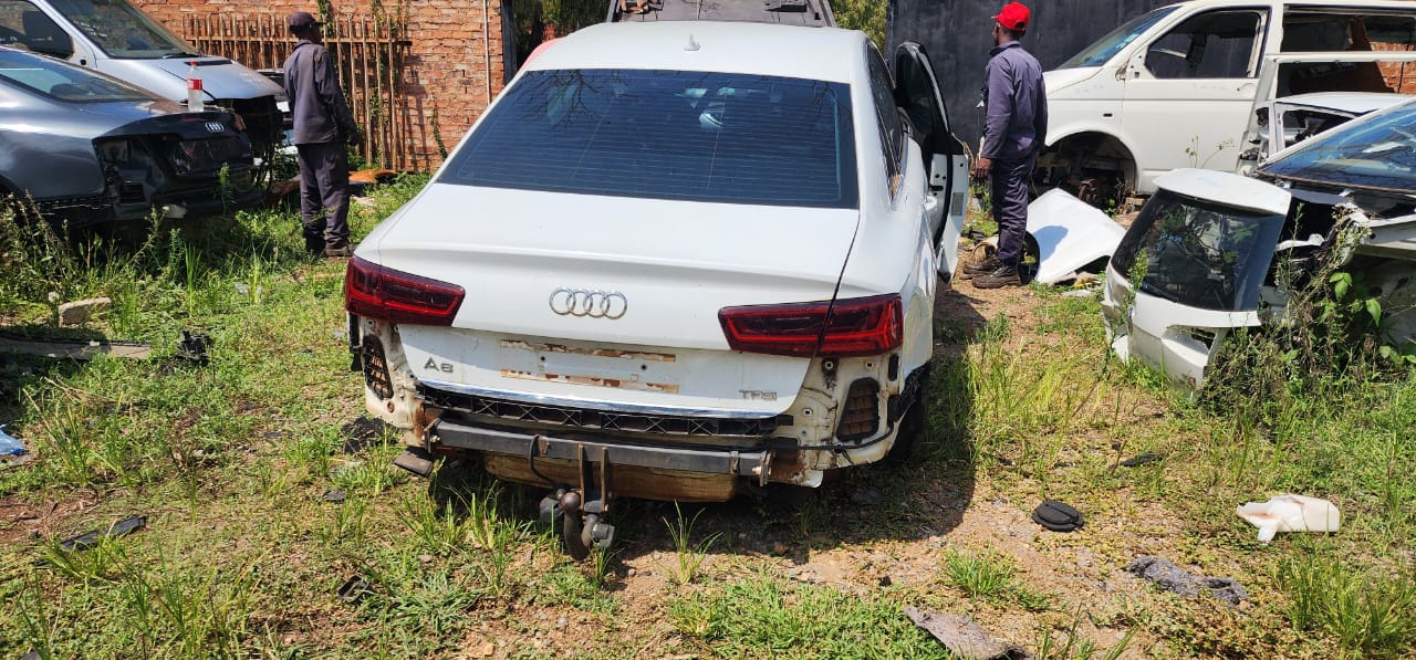 now stripping  audi a6 1.8 2016 now stripping  audi a6 1.8 2016