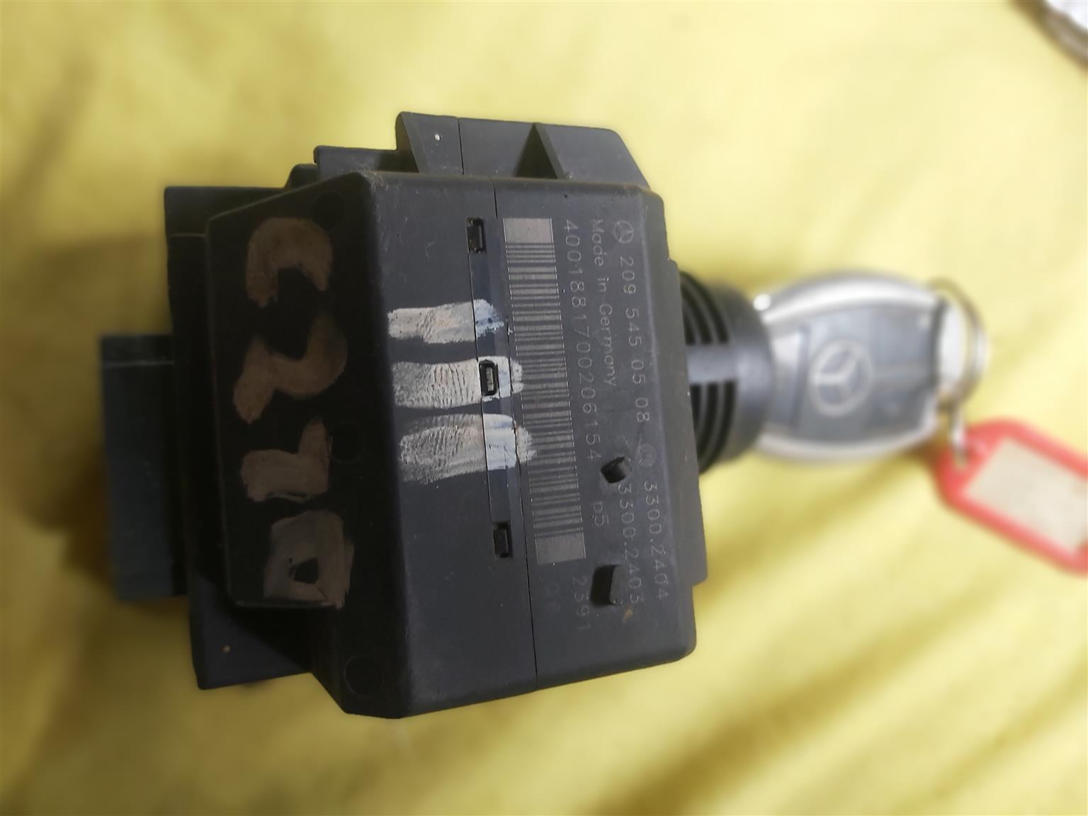 Ignition and key Mercedes w203 - Private Seller Ignition and key Mercedes w203 - Private Seller