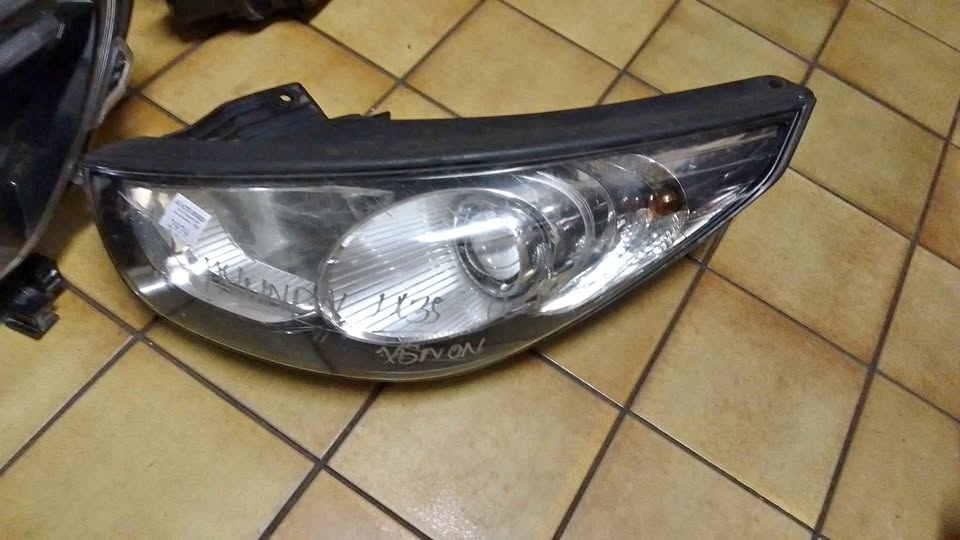 Hyundai i35 headlights - Private Seller Hyundai i35 headlights - Private Seller